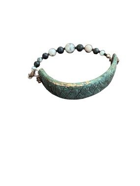 Carved Crescent Moon Beaded Bracelet - Green and Black